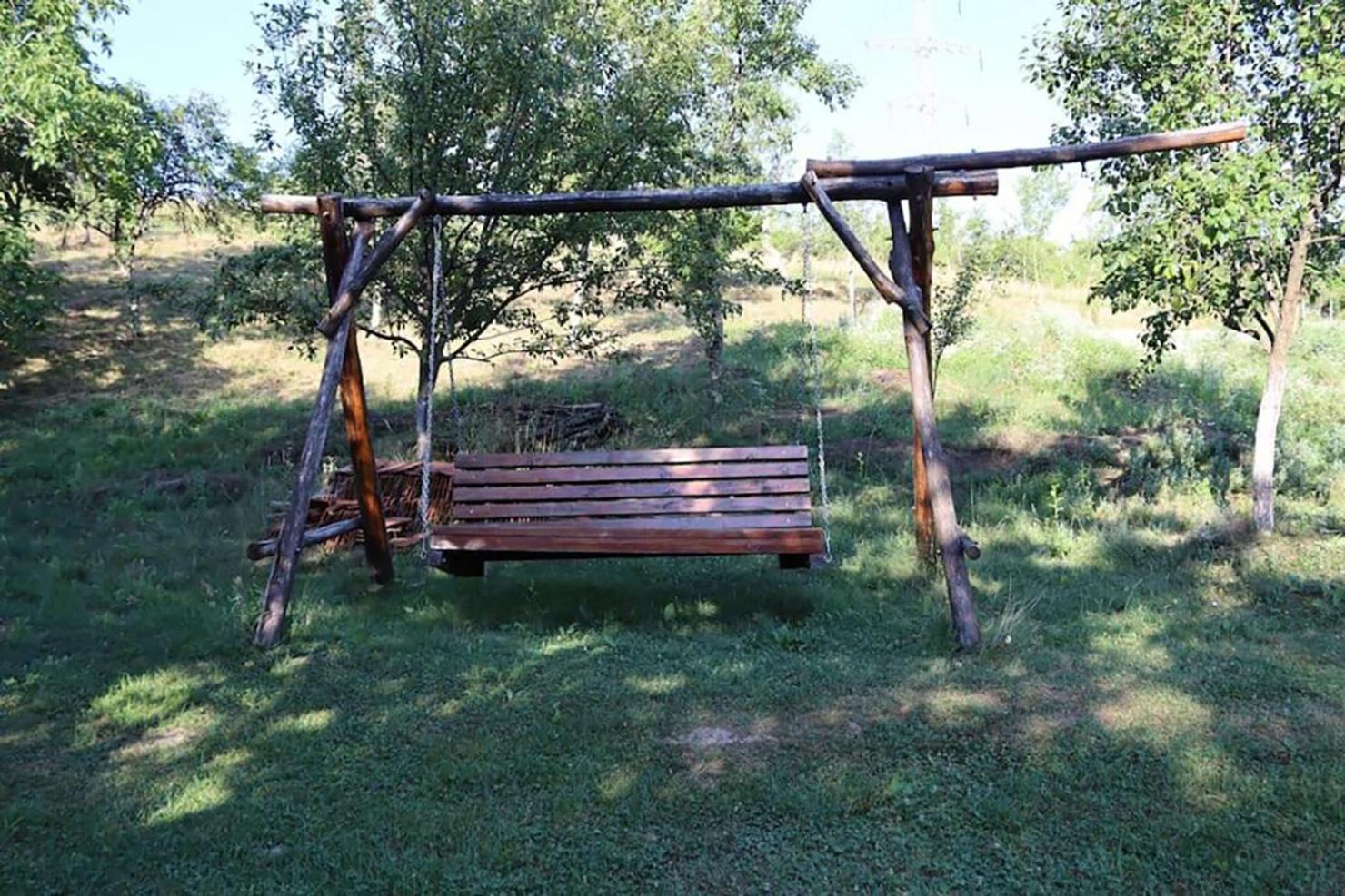 Salas U Bregu In Cheile Carasului Crasova Esterno foto